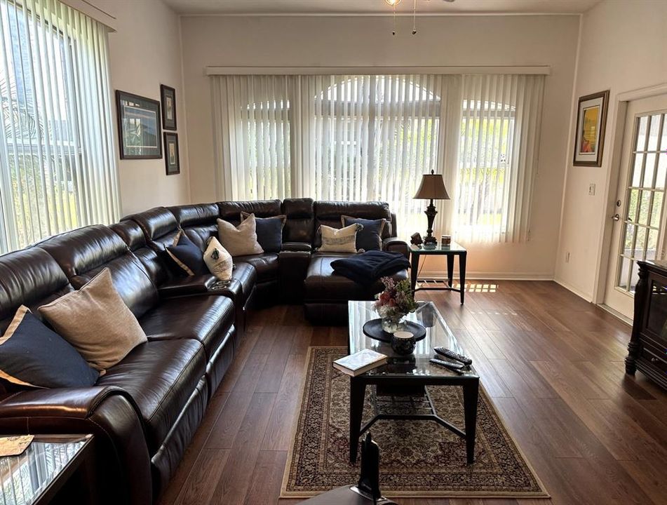 For Sale: $259,900 (3 beds, 2 baths, 1548 Square Feet)