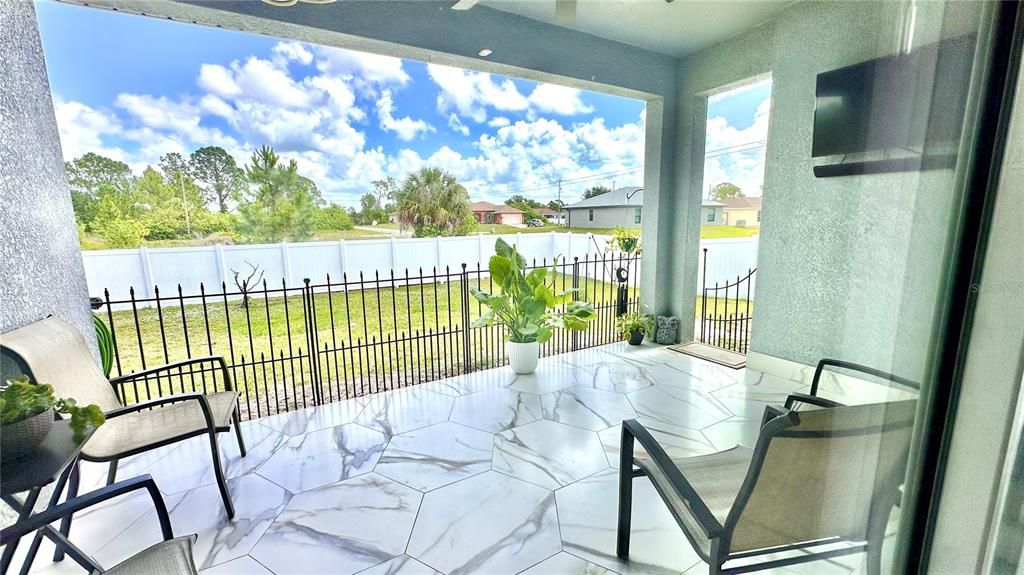 For Sale: $430,000 (4 beds, 3 baths, 2357 Square Feet)
