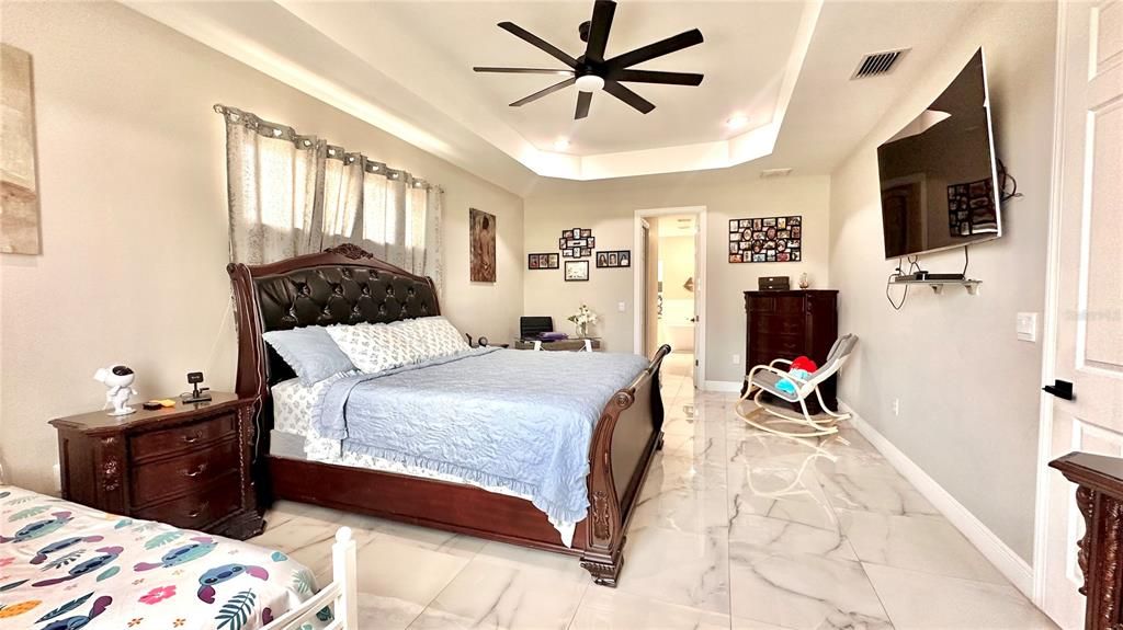 For Sale: $430,000 (4 beds, 3 baths, 2357 Square Feet)