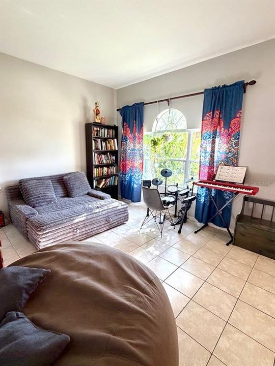 For Rent: $3,995 (4 beds, 3 baths, 2330 Square Feet)