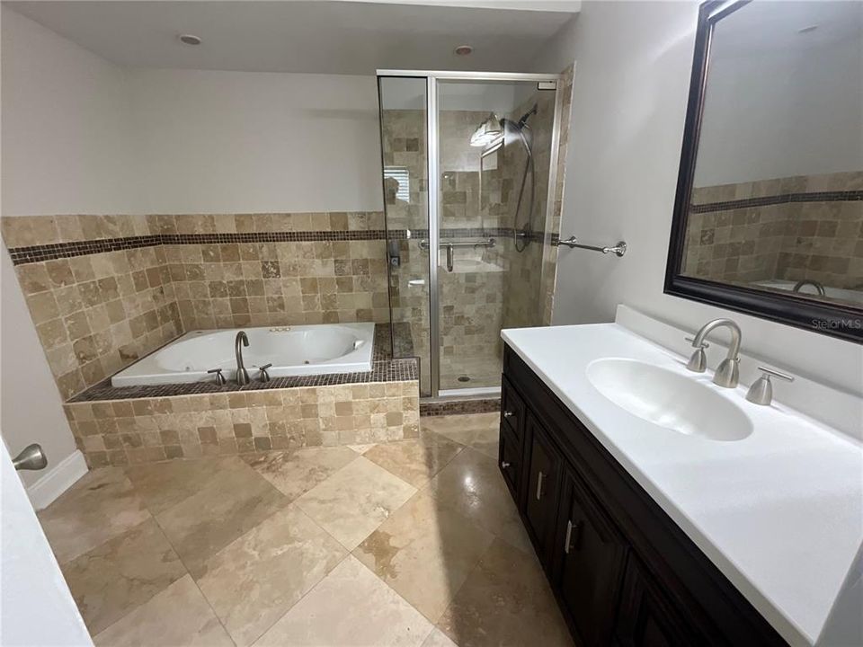 Activo con contrato: $324,900 (3 camas, 2 baños, 1455 Pies cuadrados)