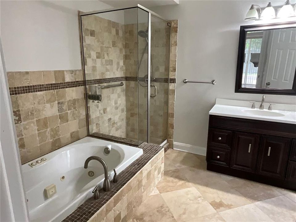Activo con contrato: $324,900 (3 camas, 2 baños, 1455 Pies cuadrados)