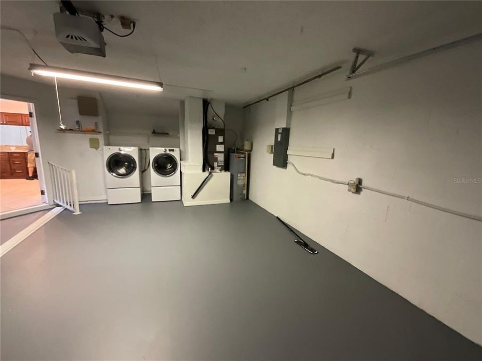 Activo con contrato: $324,900 (3 camas, 2 baños, 1455 Pies cuadrados)