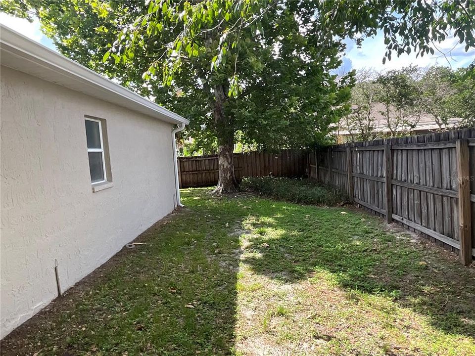 Activo con contrato: $324,900 (3 camas, 2 baños, 1455 Pies cuadrados)