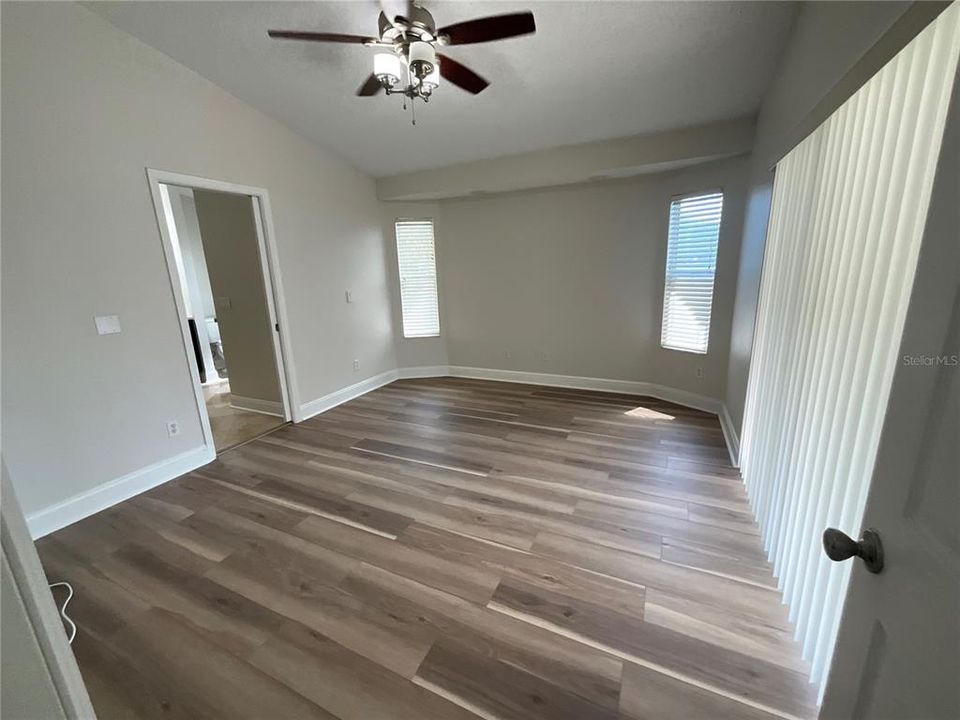 Activo con contrato: $324,900 (3 camas, 2 baños, 1455 Pies cuadrados)