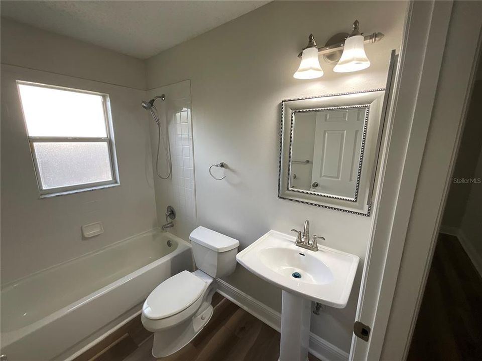 Activo con contrato: $324,900 (3 camas, 2 baños, 1455 Pies cuadrados)