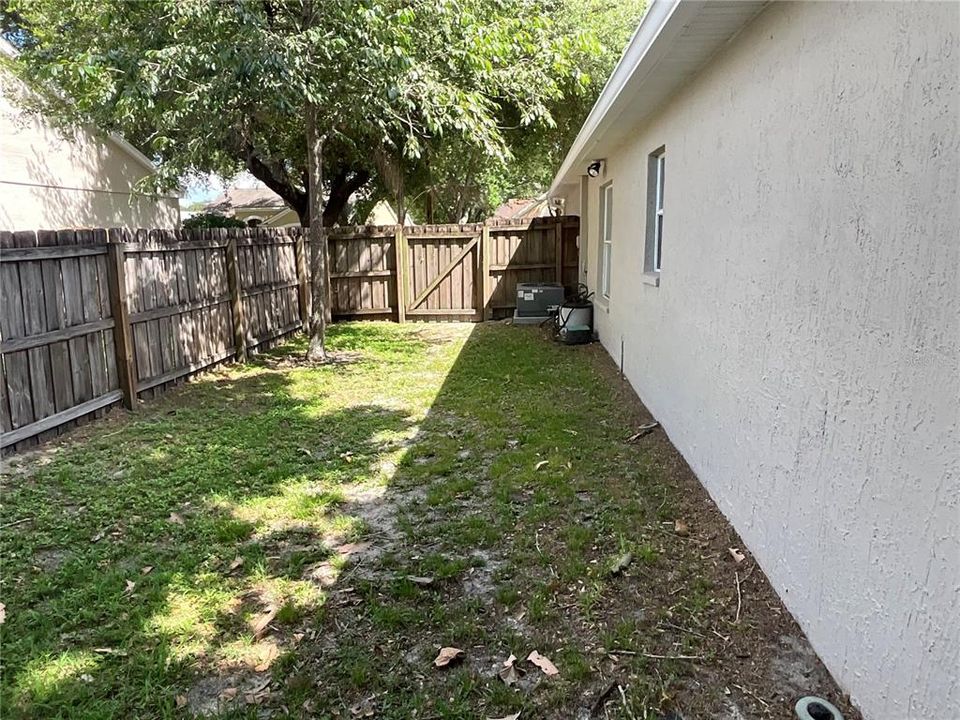 Activo con contrato: $324,900 (3 camas, 2 baños, 1455 Pies cuadrados)