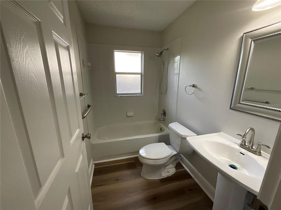 Activo con contrato: $324,900 (3 camas, 2 baños, 1455 Pies cuadrados)