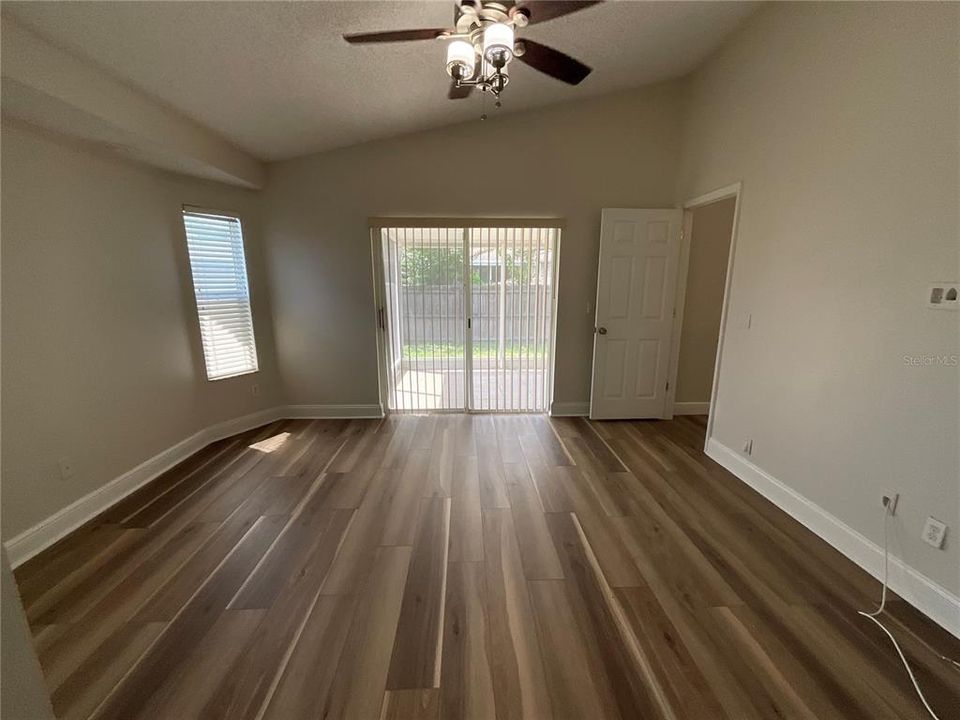 Activo con contrato: $324,900 (3 camas, 2 baños, 1455 Pies cuadrados)