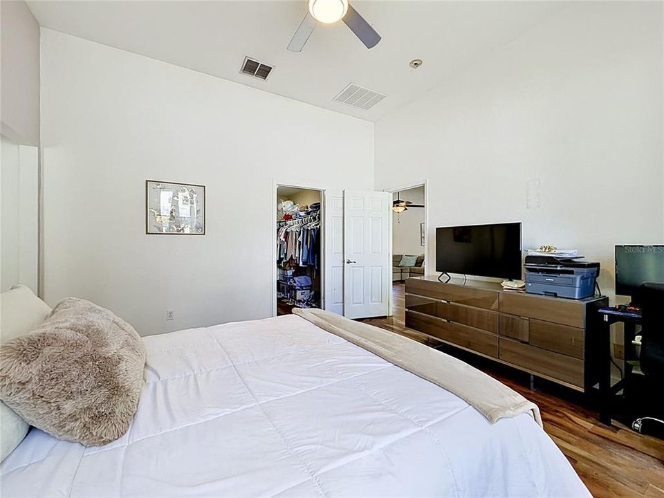 For Sale: $515,000 (4 beds, 2 baths, 2209 Square Feet)