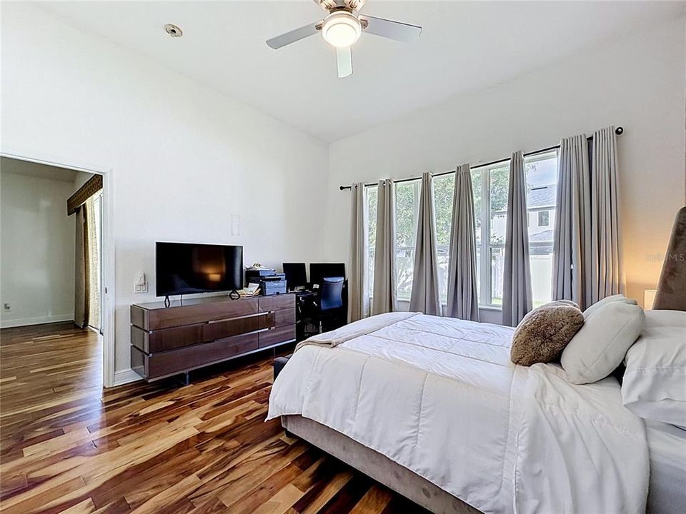 For Sale: $515,000 (4 beds, 2 baths, 2209 Square Feet)