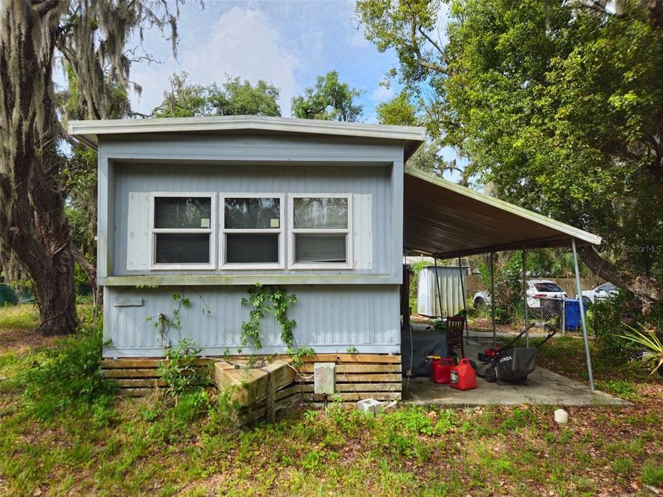 For Sale: $295,000 (3 beds, 2 baths, 960 Square Feet)