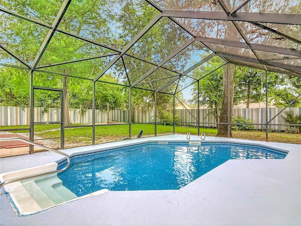 For Sale: $333,999 (3 beds, 2 baths, 1295 Square Feet)