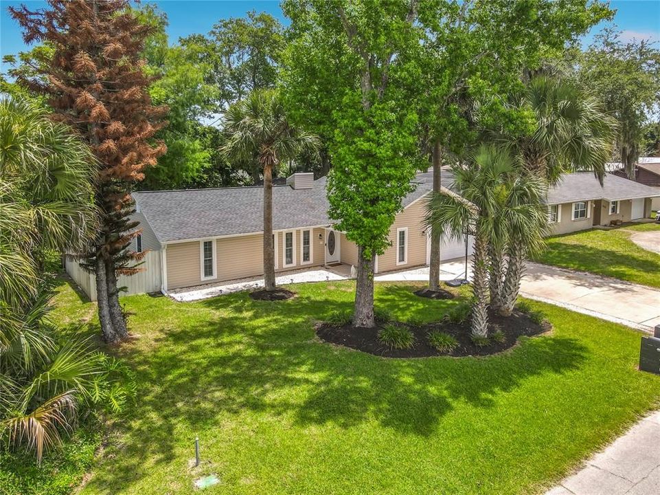 For Sale: $333,999 (3 beds, 2 baths, 1295 Square Feet)