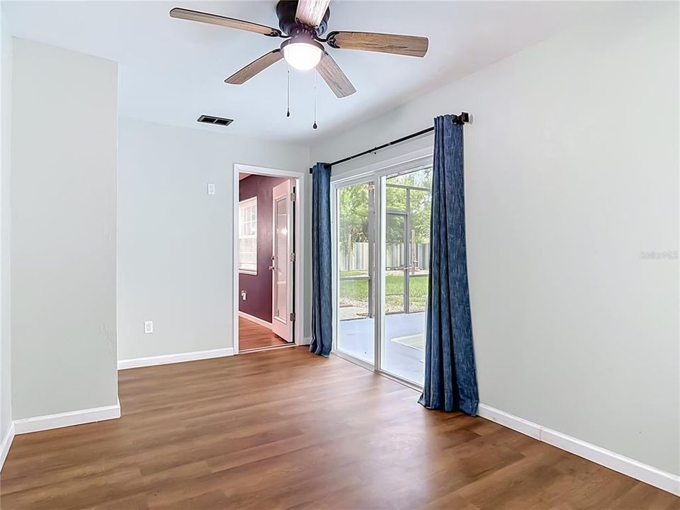 For Sale: $333,999 (3 beds, 2 baths, 1295 Square Feet)