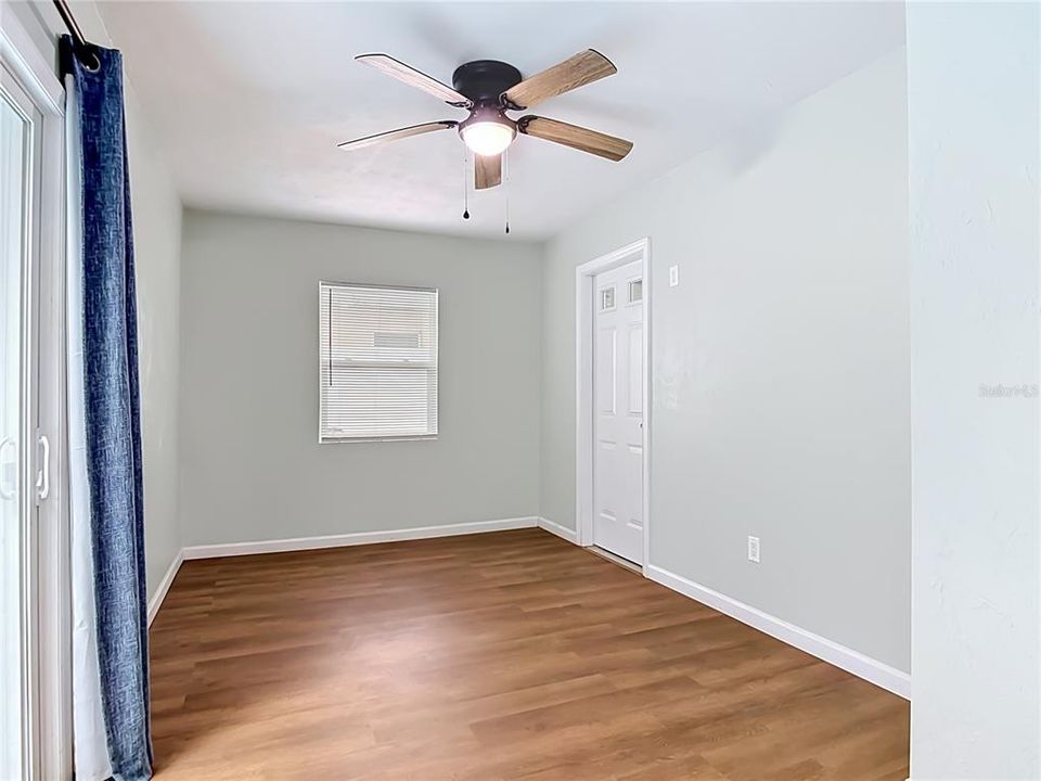 For Sale: $333,999 (3 beds, 2 baths, 1295 Square Feet)