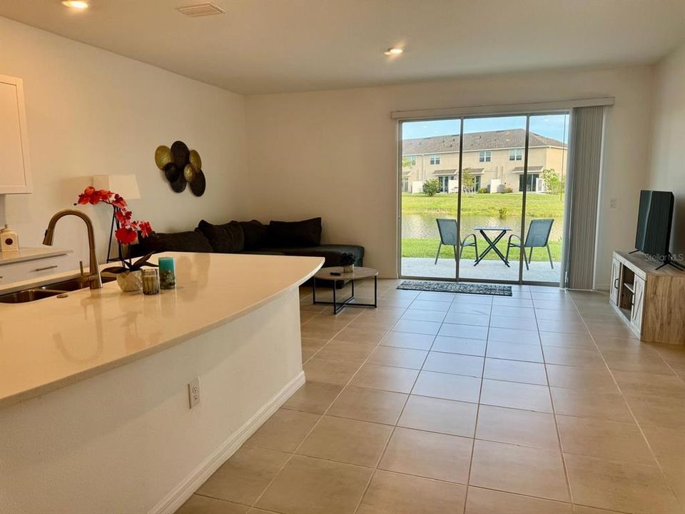 For Rent: $2,200 (3 beds, 2 baths, 1593 Square Feet)