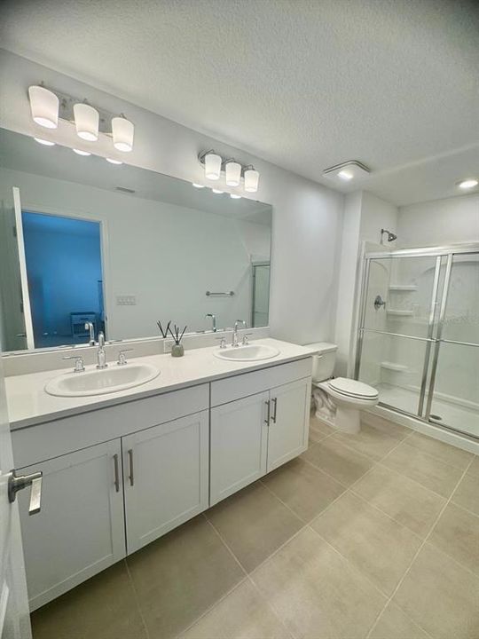 For Rent: $2,200 (3 beds, 2 baths, 1593 Square Feet)