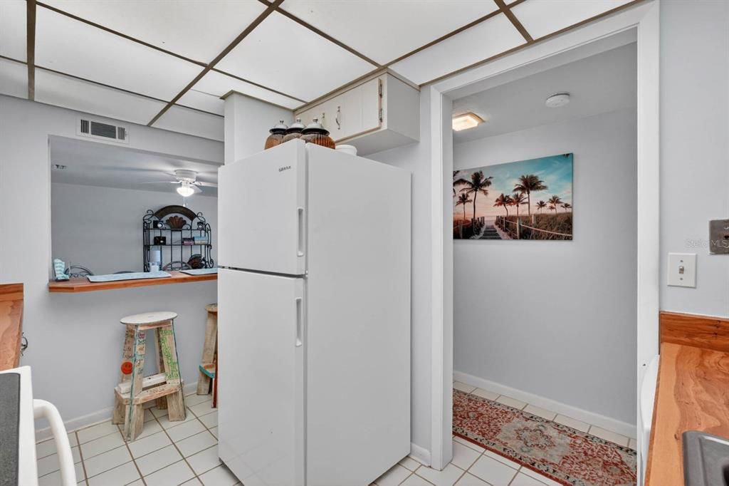 For Sale: $330,000 (1 beds, 1 baths, 1791 Square Feet)