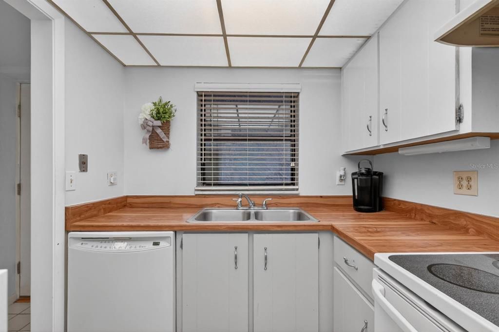 For Sale: $330,000 (1 beds, 1 baths, 1791 Square Feet)