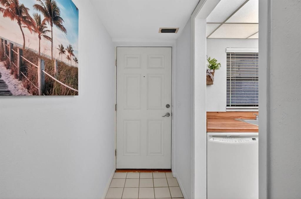 For Sale: $330,000 (1 beds, 1 baths, 1791 Square Feet)