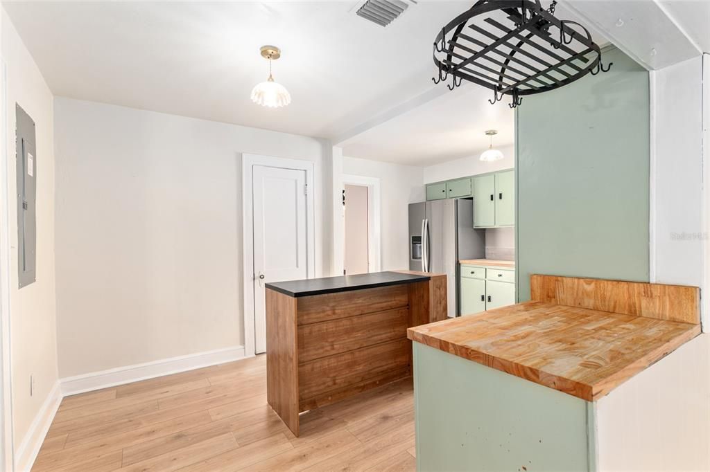 For Sale: $259,000 (4 beds, 2 baths, 2380 Square Feet)