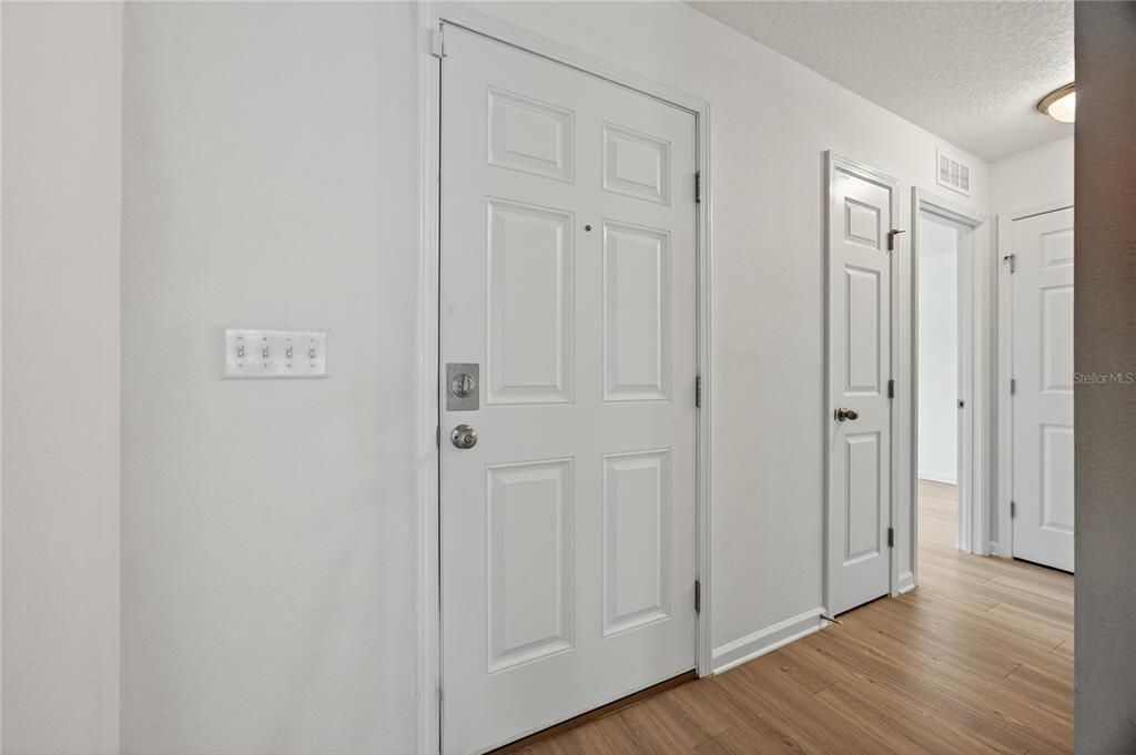 For Sale: $244,900 (3 beds, 2 baths, 1196 Square Feet)