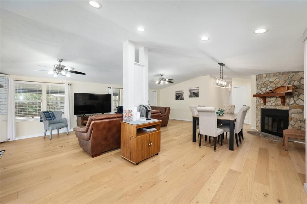 For Sale: $459,000 (3 beds, 3 baths, 1564 Square Feet)