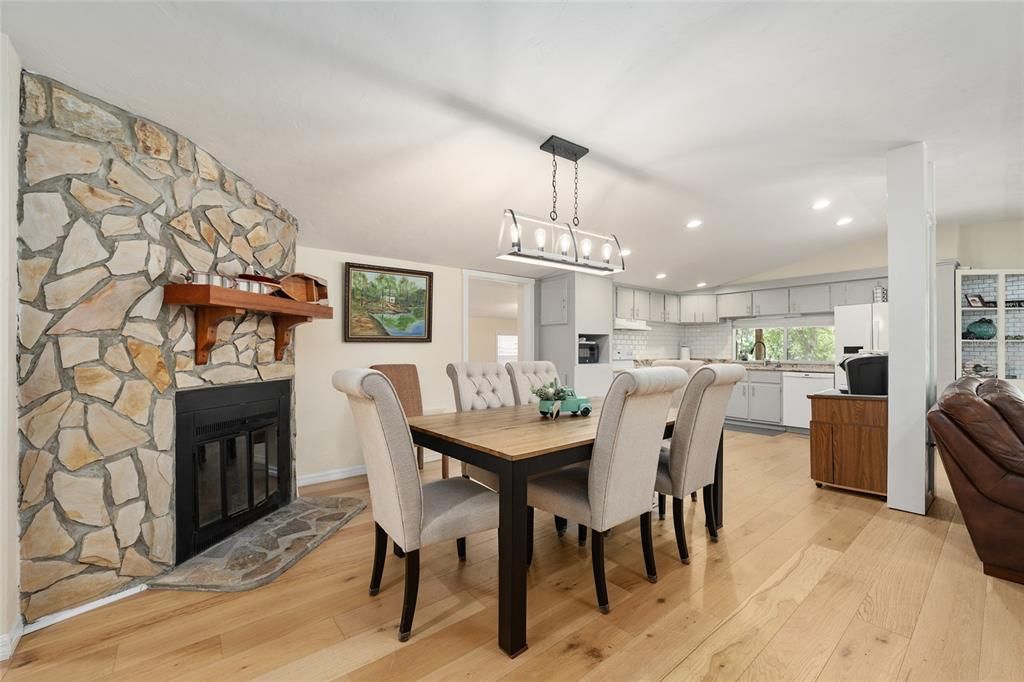 For Sale: $459,000 (3 beds, 3 baths, 1564 Square Feet)