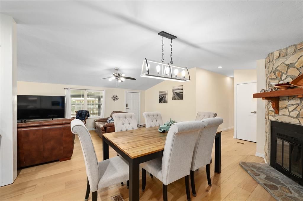 For Sale: $459,000 (3 beds, 3 baths, 1564 Square Feet)