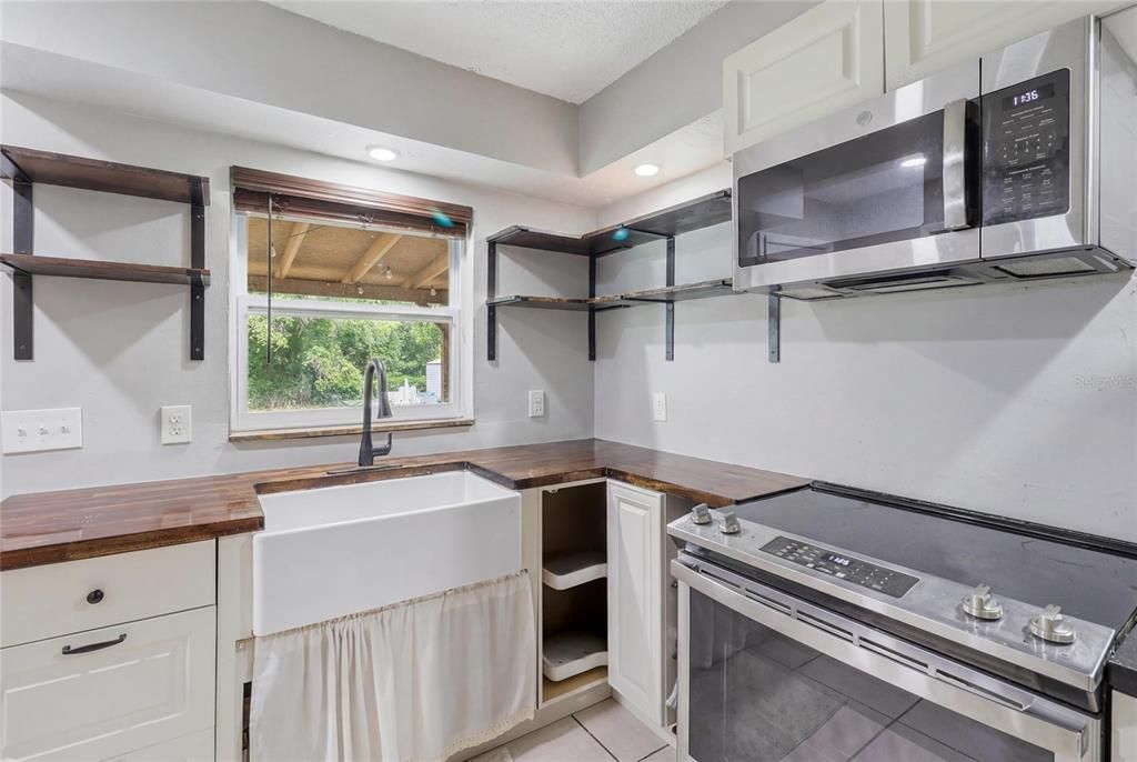 На продажу: $215,000 (3 спален, 1 ванн, 1014 Квадратных фут)
