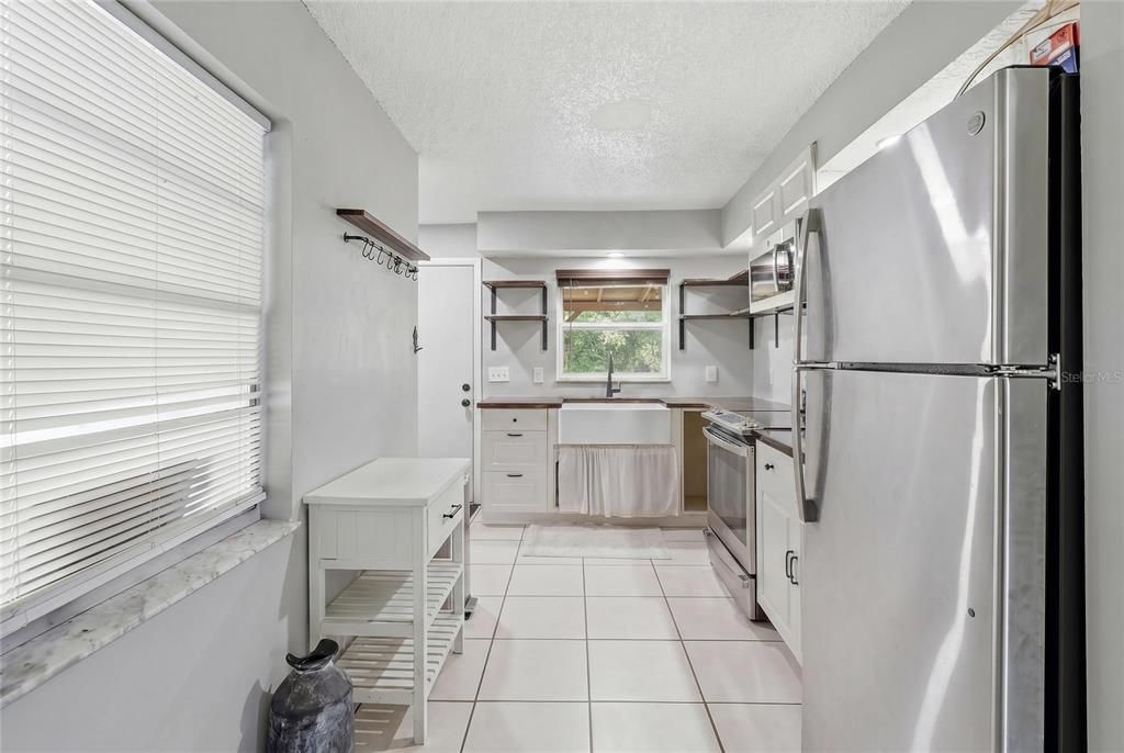 На продажу: $215,000 (3 спален, 1 ванн, 1014 Квадратных фут)