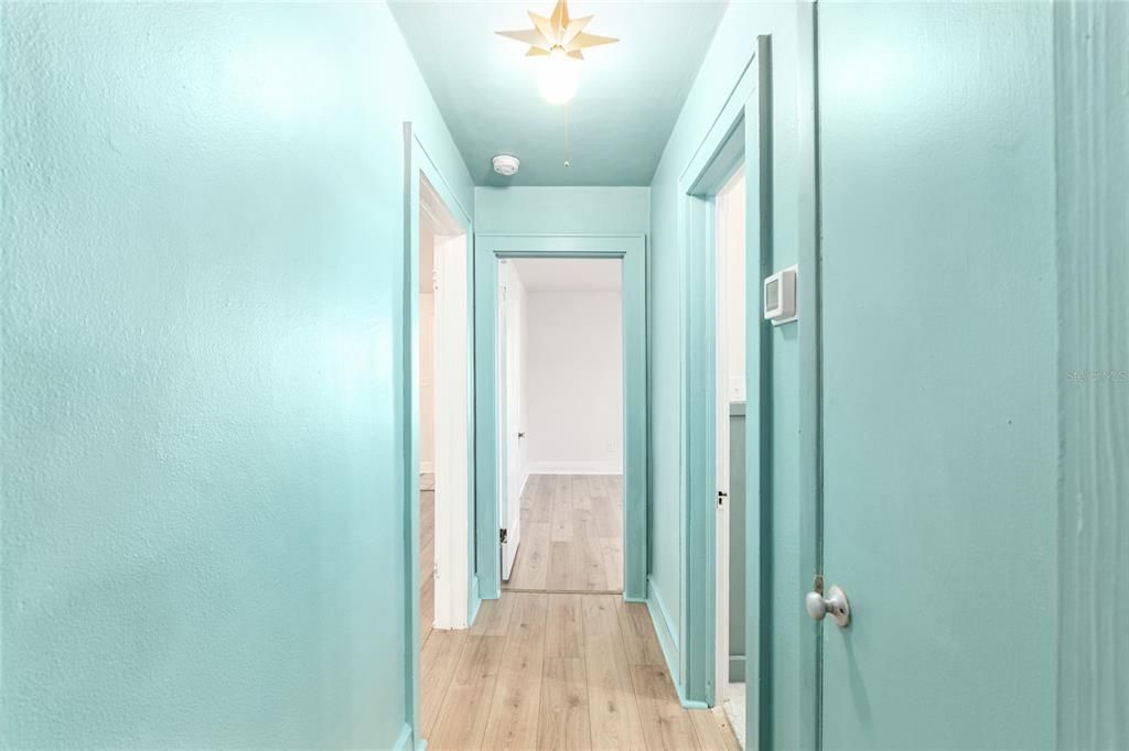 For Rent: $1,900 (4 beds, 2 baths, 1924 Square Feet)