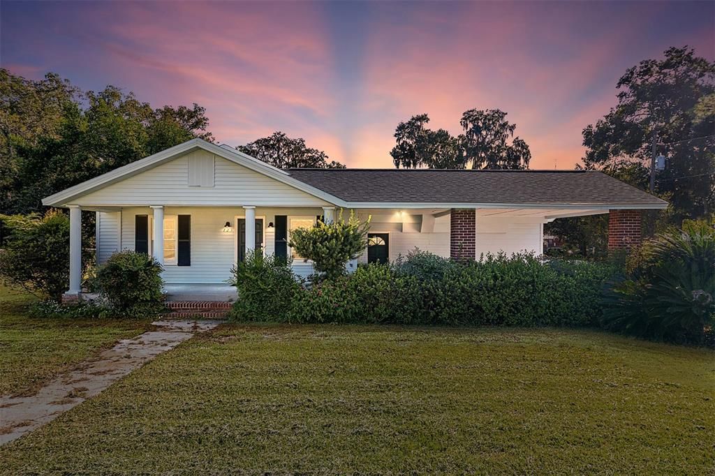 For Rent: $1,900 (4 beds, 2 baths, 1924 Square Feet)