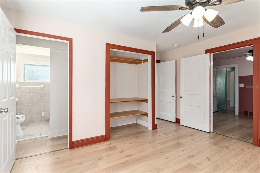 For Rent: $1,900 (4 beds, 2 baths, 1924 Square Feet)