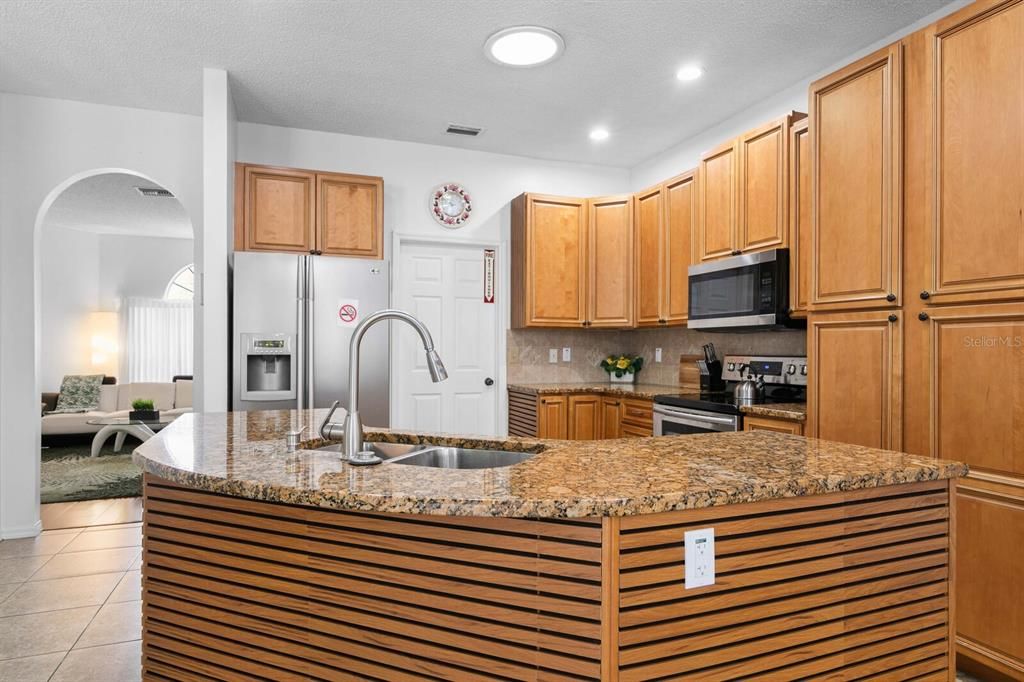 For Sale: $545,000 (3 beds, 2 baths, 1897 Square Feet)