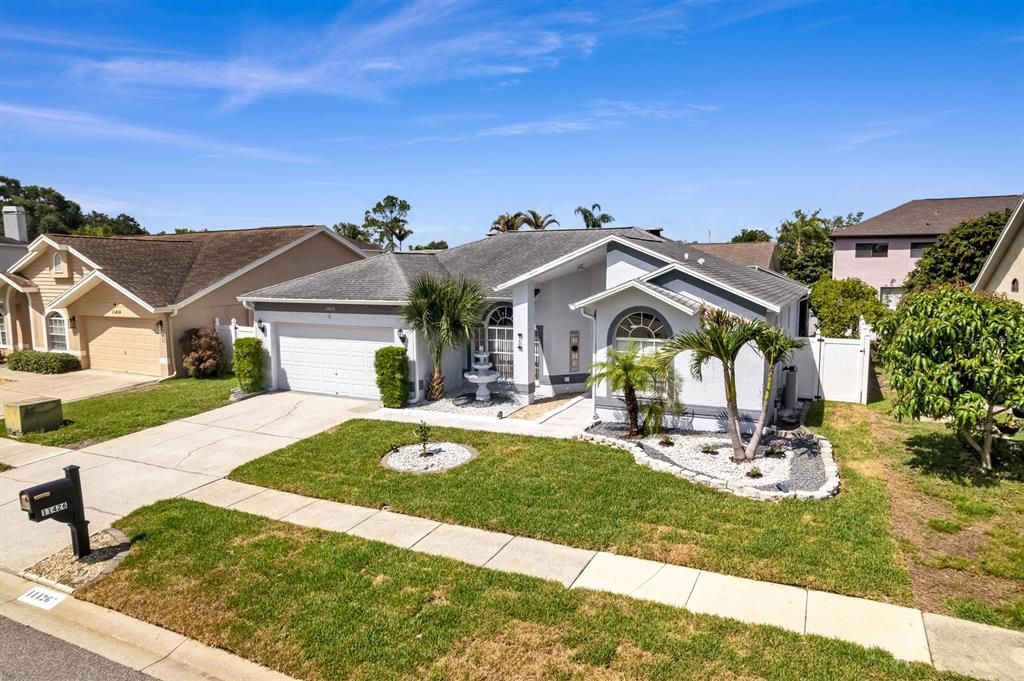 For Sale: $545,000 (3 beds, 2 baths, 1897 Square Feet)