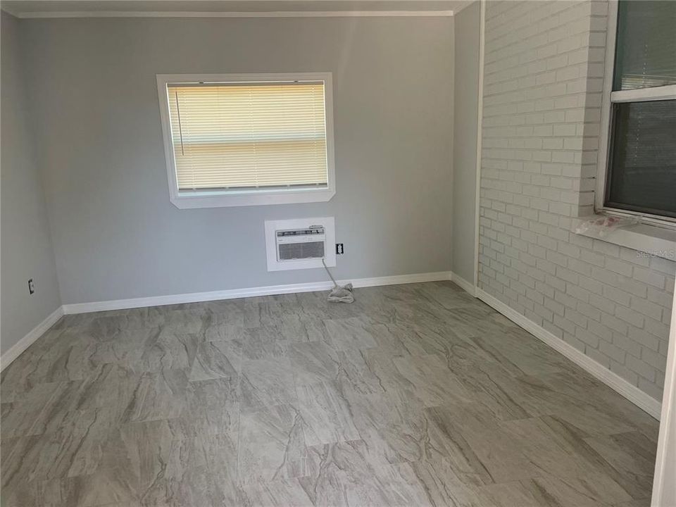 В аренду: $1,850 (2 спален, 1 ванн, 800 Квадратных фут)