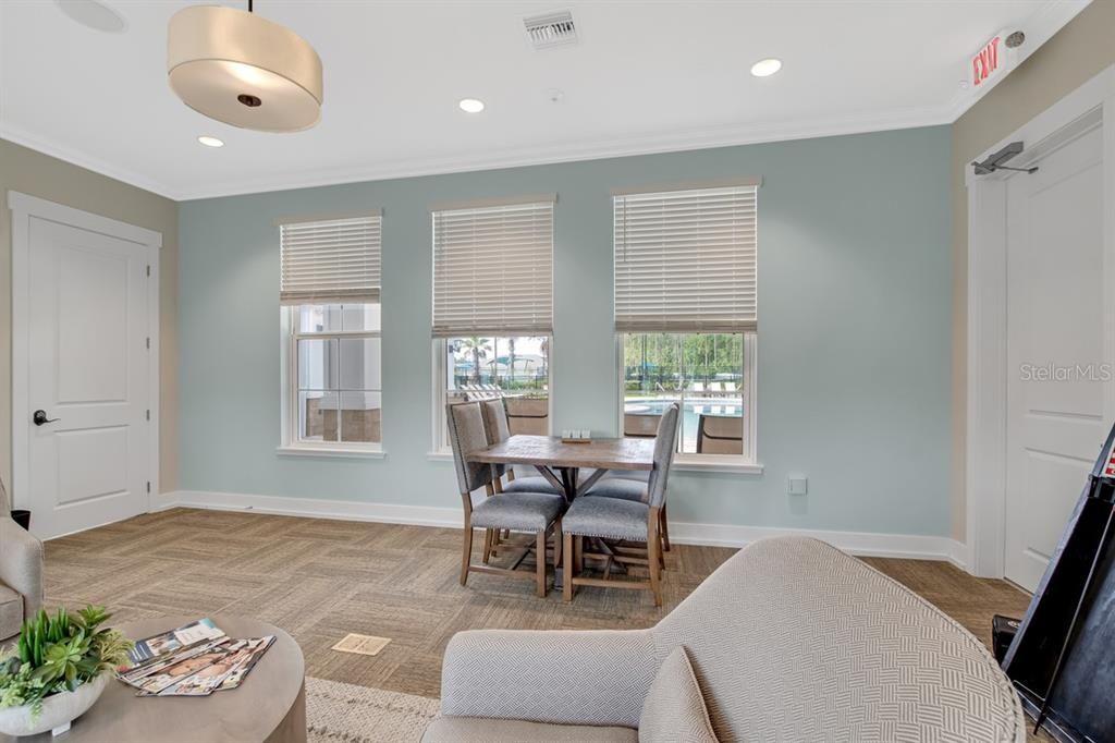 Activo con contrato: $279,900 (4 camas, 2 baños, 1698 Pies cuadrados)