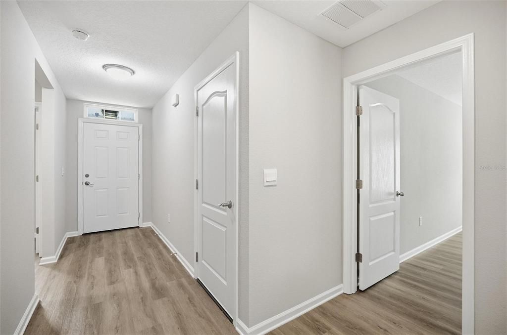 En Venta: $289,900 (4 camas, 2 baños, 1698 Pies cuadrados)