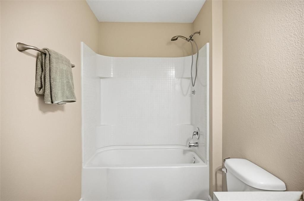 En Venta: $289,900 (4 camas, 2 baños, 1698 Pies cuadrados)