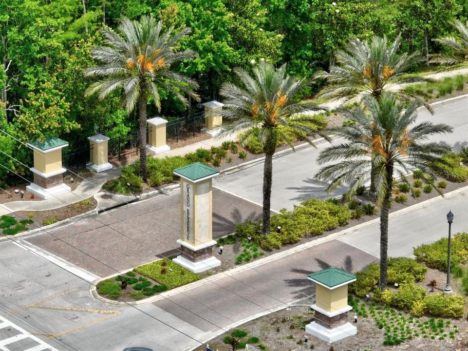 Activo con contrato: $279,900 (4 camas, 2 baños, 1698 Pies cuadrados)