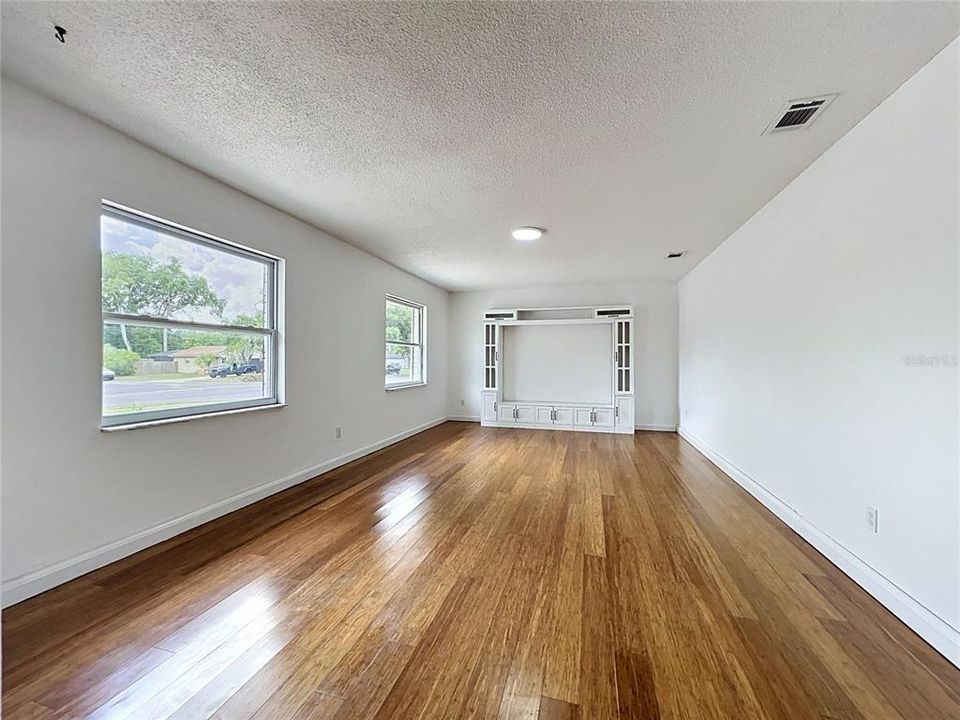 Active With Contract: $399,990 (4 beds, 2 baths, 1950 Square Feet)