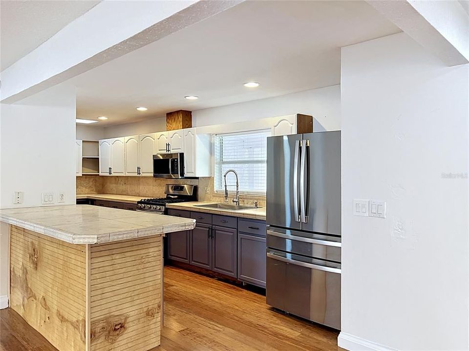 Active With Contract: $399,990 (4 beds, 2 baths, 1950 Square Feet)