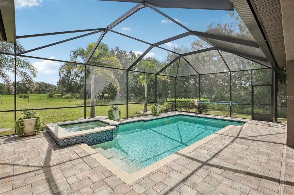 En Venta: $839,000 (4 camas, 3 baños, 3188 Pies cuadrados)