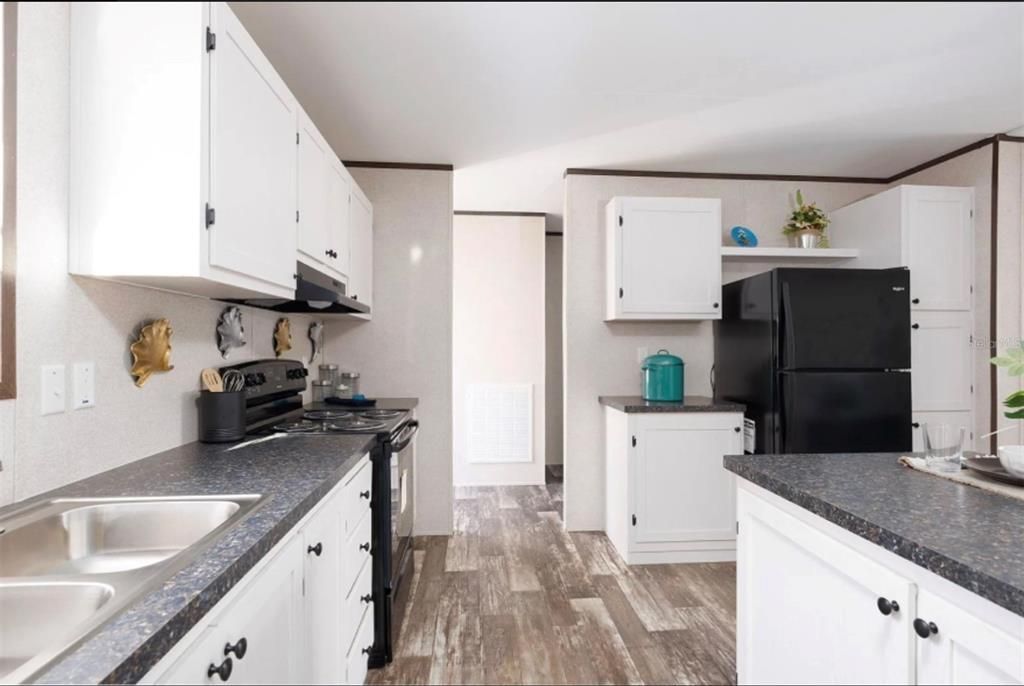 For Sale: $285,000 (4 beds, 2 baths, 1496 Square Feet)