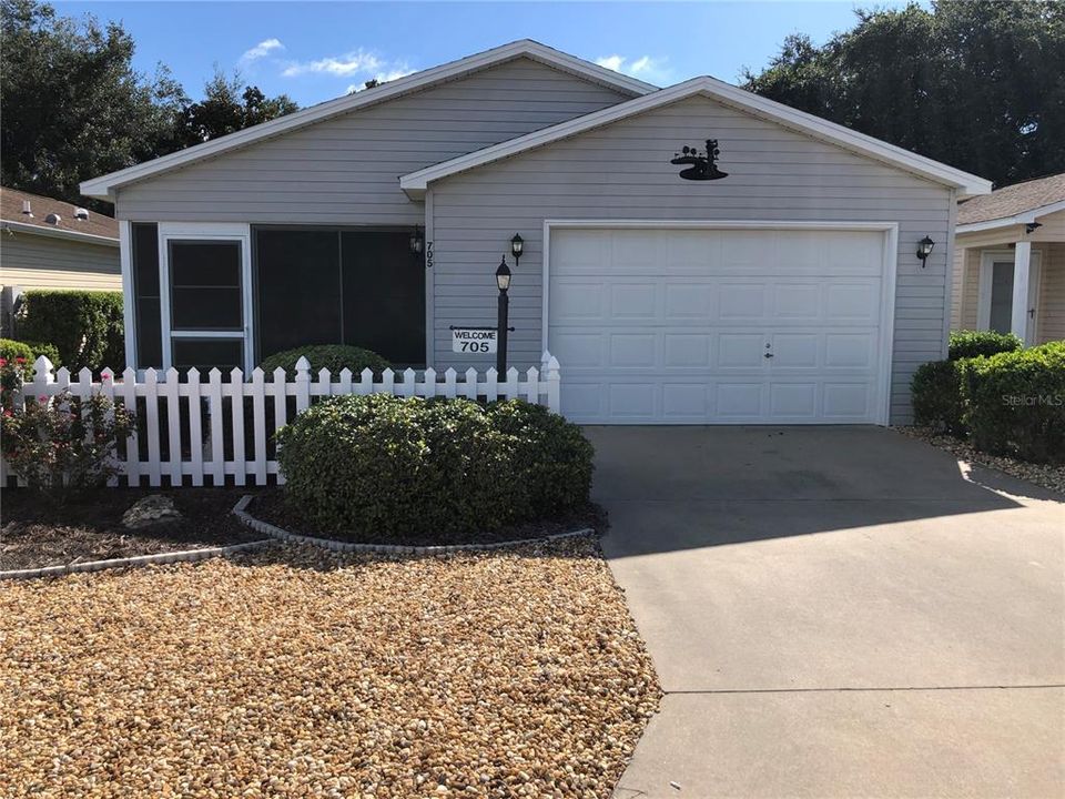 For Rent: $3,700 (2 beds, 2 baths, 1143 Square Feet)