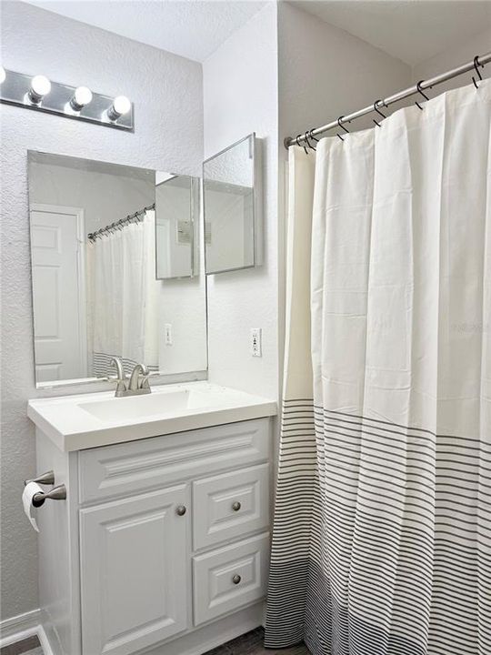 For Rent: $1,700 (2 beds, 2 baths, 1003 Square Feet)