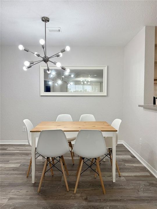 For Rent: $1,700 (2 beds, 2 baths, 1003 Square Feet)