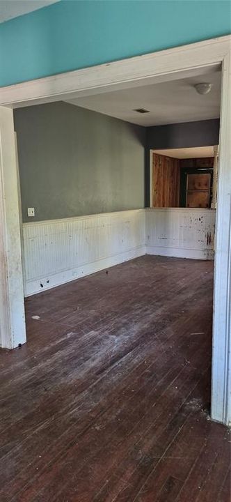 For Sale: $99,000 (2 beds, 1 baths, 1346 Square Feet)